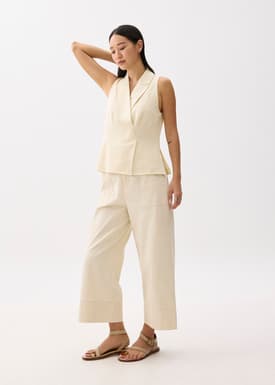 Juni Sleeveless Blazer Top