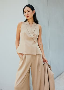 Juni Sleeveless Blazer Top