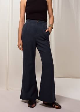 PETITE Leggy™ Pvara Textured Flare Pants