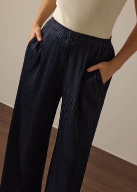 PETITE Leggy™ Liv Elastic Crinkled Pleats Straight Leg Pants