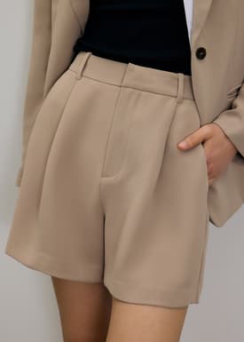 Aika Lightweight Elastic Pleated Tailored Shorts