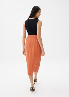 Gym Pleated Column Midi Skirt