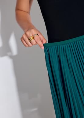 Wei Elastic Sunray Pleated Midaxi Skirt