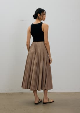 Wei Elastic Sunray Pleated Midaxi Skirt