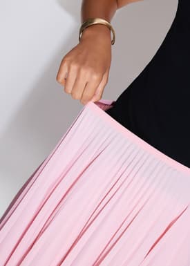 Wei Elastic Sunray Pleated Midaxi Skirt