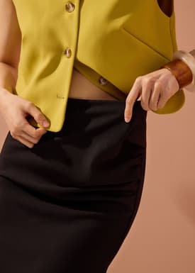 Mei Elastic High Slit Column Midi Skirt