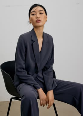 RuchedReady® Aika Lightweight Classic Shoulder Padded Blazer