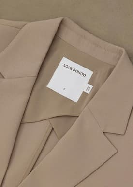 RuchedReady® Aika Lightweight Classic Shoulder Padded Blazer