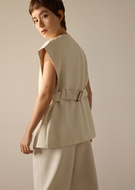 Riyo Twill Round Neck Boxy Vest