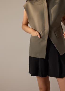 Riyo Twill Round Neck Boxy Vest