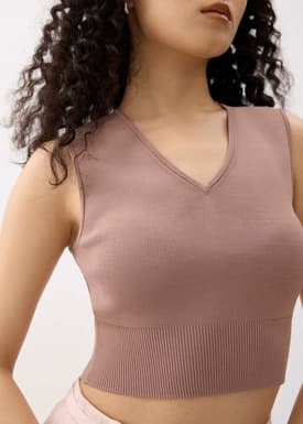Sree Knit V-neck Crop Top