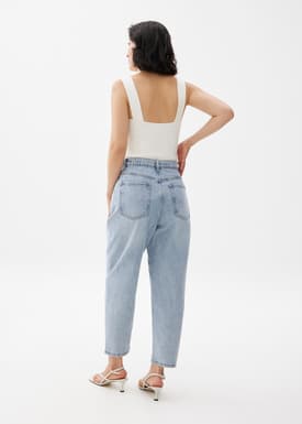 Flynn Cropped Mom Jeans