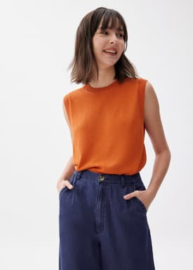 Relaxed Round Neck Knit Tank Top