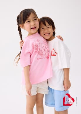 Love, Bonito | Wiggle Wiggle Kids' Oversized Graphic Tee in Strawberry Gelato