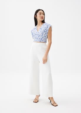 Floral Broderie V-neck Crop Top