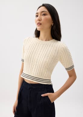 Round Neck Fitted Crop Knit Top