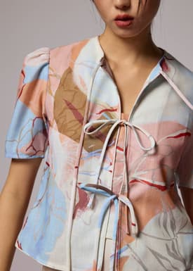 Front Tie Puff Sleeve Top in Tossed Blooms