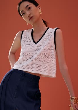 Pointelle Contrast Knit V-neck Crop Shell Top