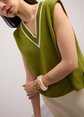 Relaxed Knit V-neck Crop Shell Top