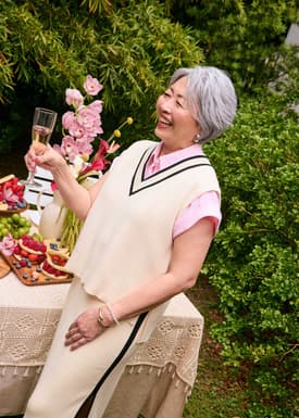 Relaxed Knit V-neck Crop Shell Top