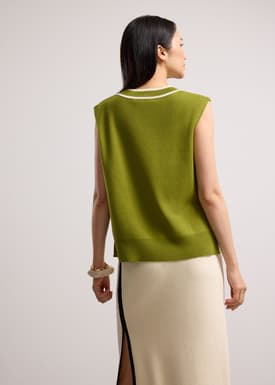 Relaxed Knit V-neck Crop Shell Top