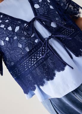 Floral Lace Ribbon Tie V-neck Shell Top