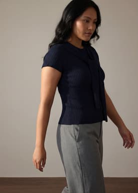 Knit Tie Collar Round Neck Top