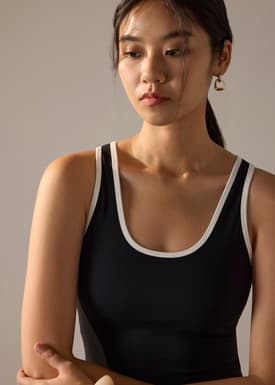 BraFree by LB Multi-way Contrast Piping Jersey Fitted Top