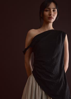 Shoulder Twist Asymmetric Top