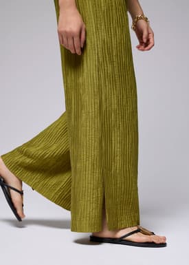 Leggy™ Crinkled High Waist Wide Leg Pants