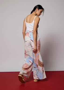 Leggy™ High Waist Straight Leg Pants in Tossed Blooms