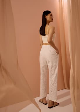 Elastic Peg Leg Pants in Soft Breeze Broderie