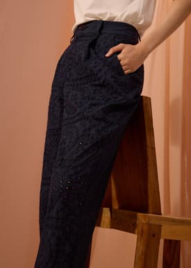 Elastic Peg Leg Pants in Soft Breeze Broderie