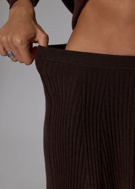 Elastic Ribbed Knit Flare Midi Skirt