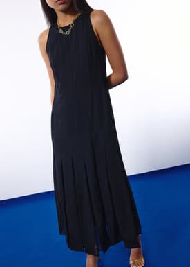 Round Neck Kick Flare Midaxi Dress