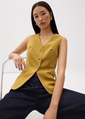 Fitted V-neck Vest