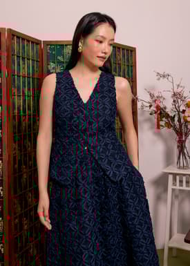Lace Contrast V-neck Vest