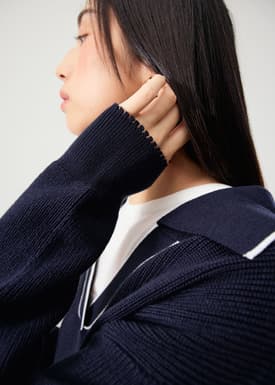 Contrast Trim Relaxed Knit Collared Sweater