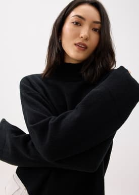 Turtle Neck Wool Sweater