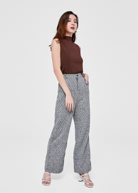 Haniela Funnel Neck Knit Top