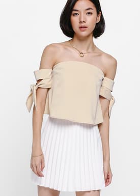 Neloda Knotted Off Shoulder Top