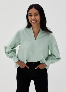 Irya Blouson Sleeve Split Neck Top