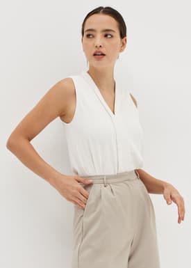 Karileen Front Collar Sleeveless Top