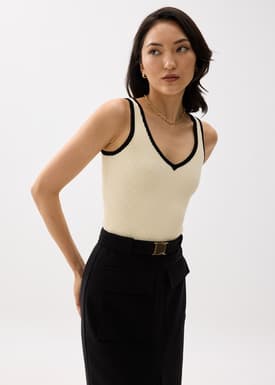 Contrast Knit V-neck Fitted Crop Top