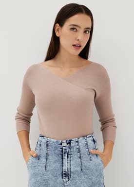 Lauren V-neck Knit Top
