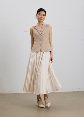 Aika Lightweight Tailored Button Down Vest Top