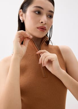 Fitted Collared Knit Top