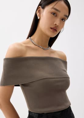 Fitted Off Shoulder Knit Top