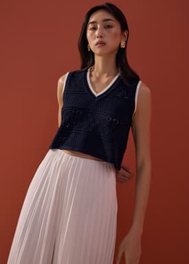 Pointelle Contrast Knit V-neck Crop Shell Top