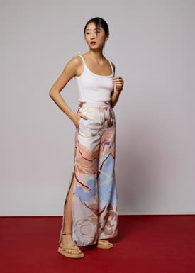 Leggy™ High Waist Straight Leg Pants in Tossed Blooms